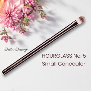 HOURGLASS No. 5 Small Concealer Brush  ~NEW~